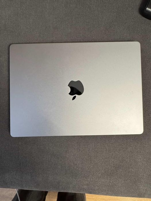 Macbook pro 14 m3 2023 (краще m1, m2, m3 air)