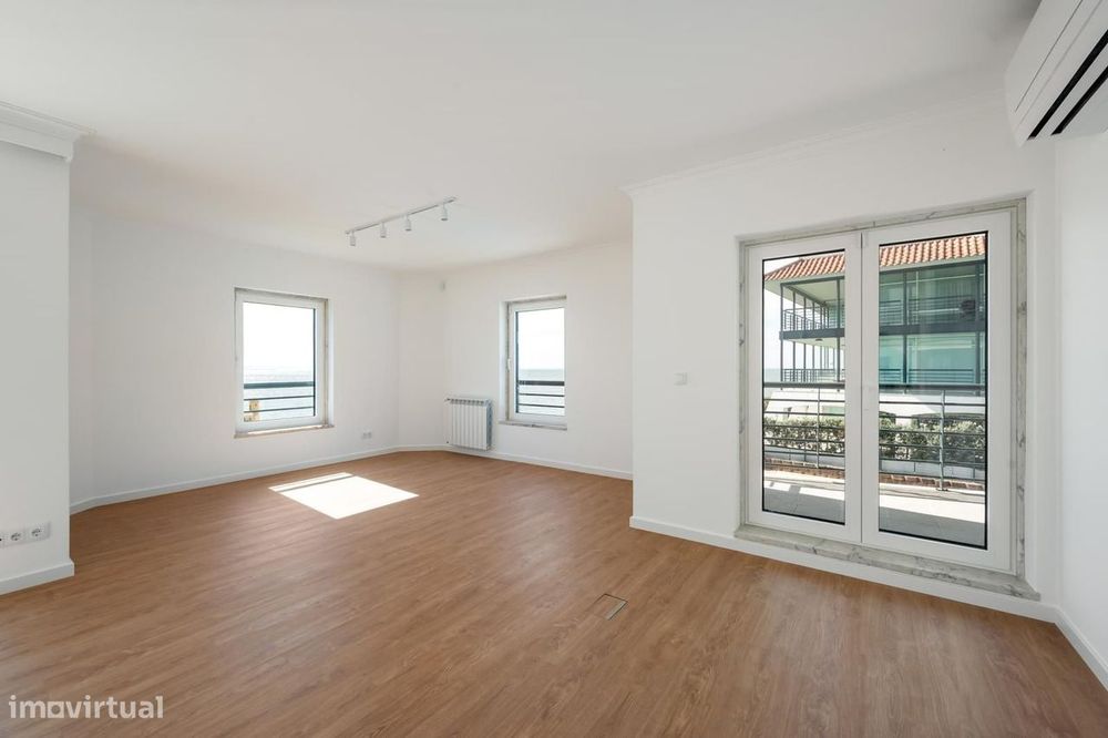 Apartamento T3 com jardim, Paço de Arcos, Oeiras