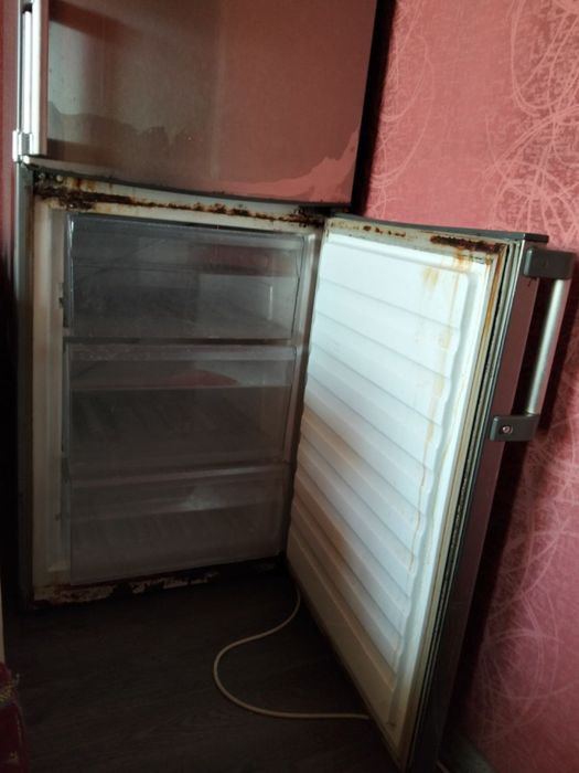 Холодильник  Whirlpool