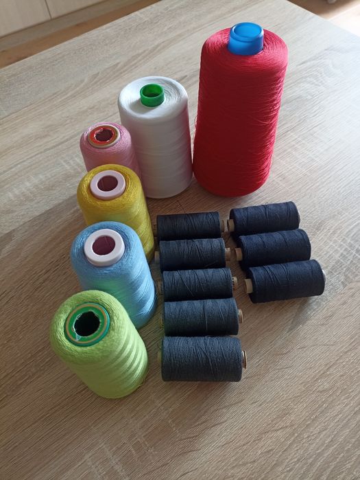 Нитки для шитья цветные