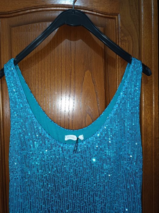 Vestido azul brilhante