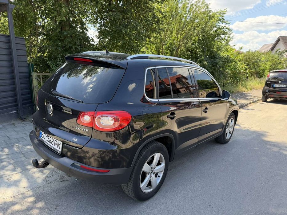 Volkswagen Tiguan 2010 рік.4×4.Обмін на Lexus gx.lx.Prado.