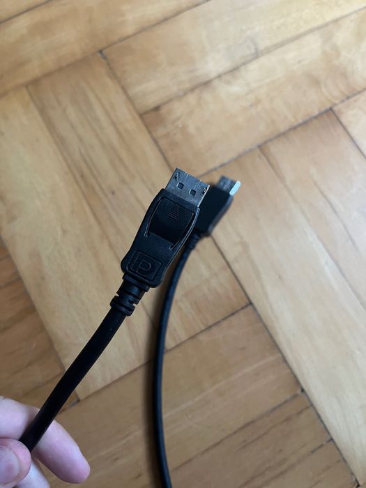 Kabel HDMI/ DVI-D / DisplayPort i wiele różnych
