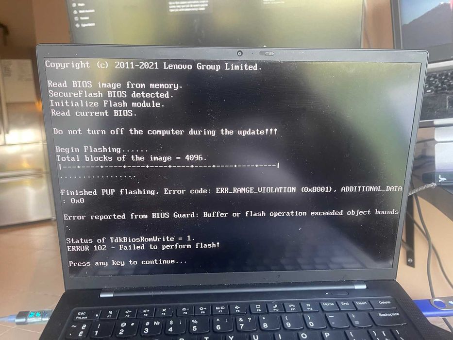 Lenovo ThinkPad X1 Carbon Gen 9 i5/16 — несправний