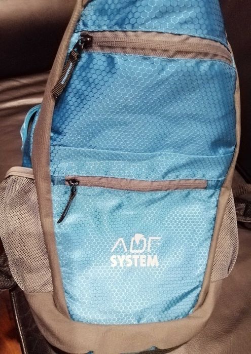 Mochilas 50x37x14 cm (com capa para chuva incluída) e 41x34x13cm