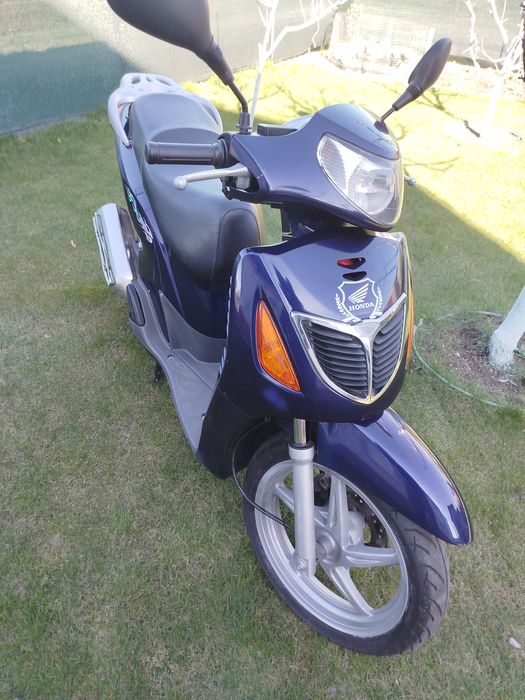 Продам скутер Honda SH150