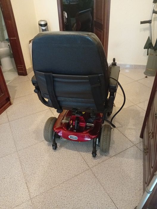 Cadeira de rodas elétrica