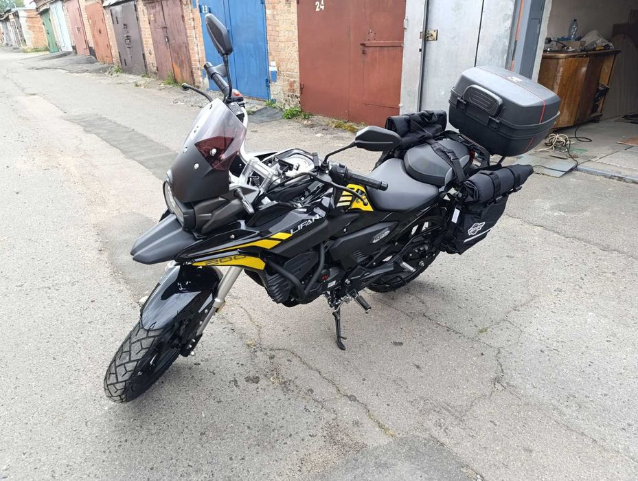 Продам мотоцикл Lifan KPT 200-4V