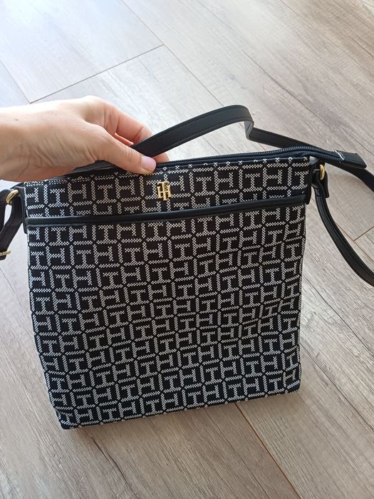 жіноча сумка сумочка через плече кросбоді tommy hilfiger