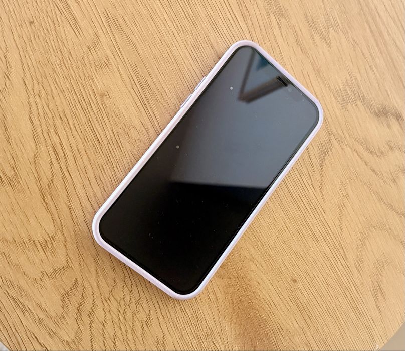 Ipnhone 12 impecável ( desde o primeiro dia com vidro protector no display e cameras traseiras e capa)