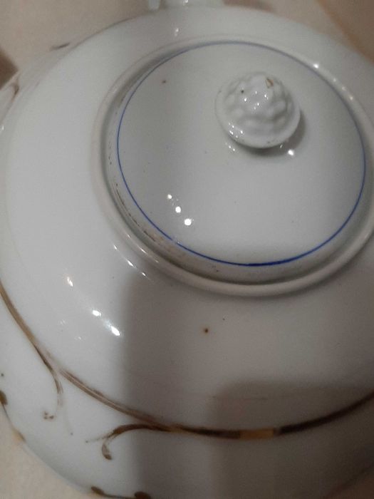 Piękny i elegancki serwis garnitur porcelanowy.