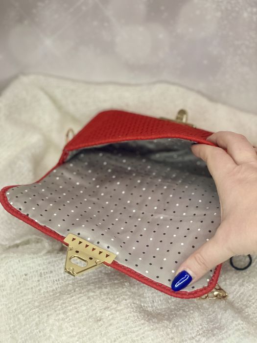 Czerwona torebka kopertówka ze sznurka poliestrowego