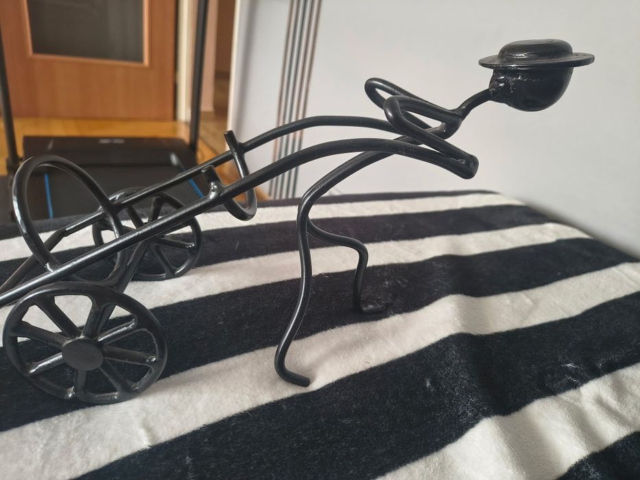 Stojak na butelkę rękodzieło