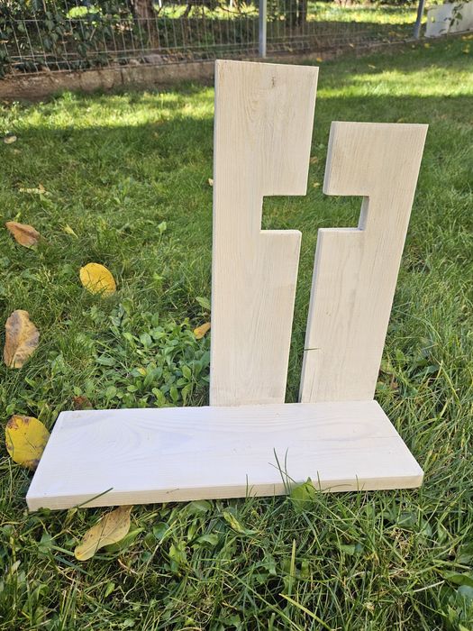 Baza pod stroik, podstawa, krzyż,  znicz, sztuczne kwiaty