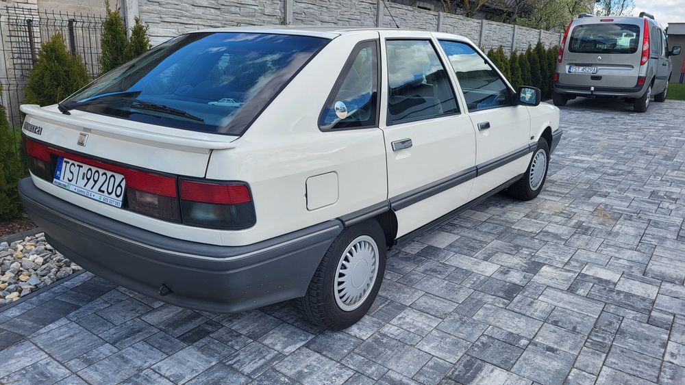 Renault 21 z 1989roku kolekcjonerski