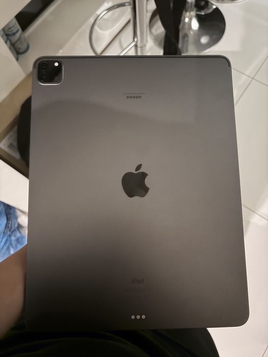 Ipad m1 pro 12.9 inch plus magic keyborad i apple pencil 2nd gen