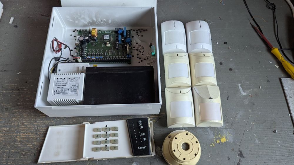 System alarmowy Satel ca-6