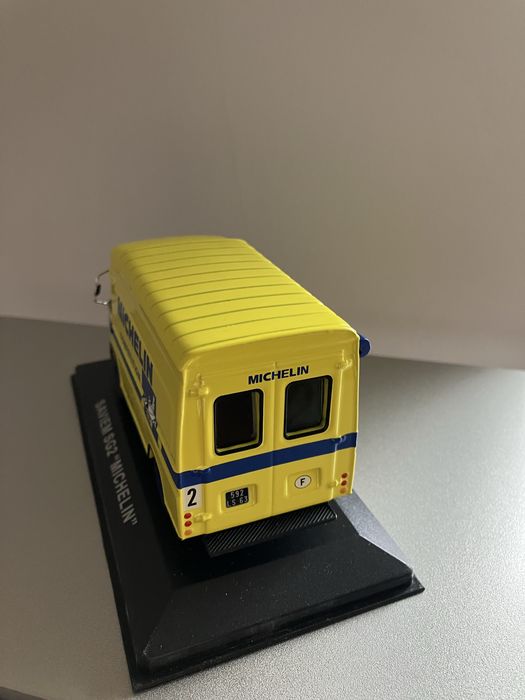 Miniatura Saviem SG2 Michelin