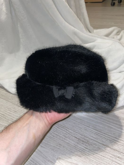 Kapelusz vintage z czarnego futra – elegancki, klasyczny