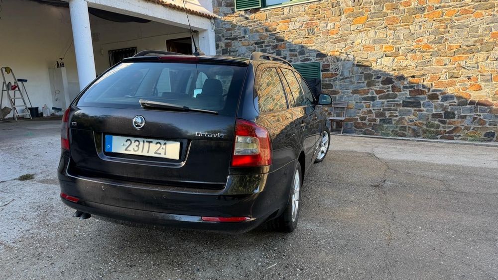Škoda Octavia Break 2.0 TDI 136cv – Muito Bem Equipado