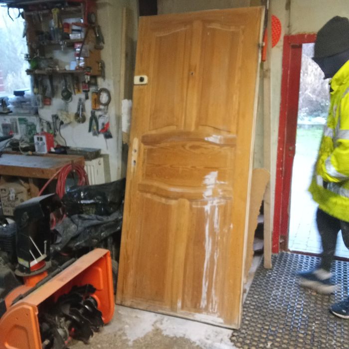 Drzwi 80 lewe pełne drzewo