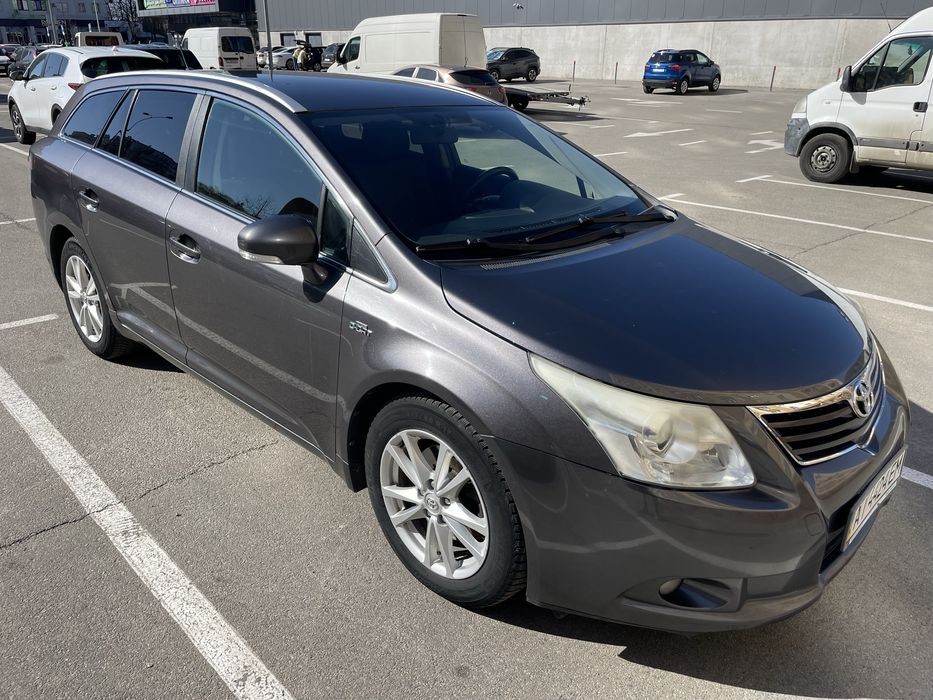 Toyota Avensis 2.2 D-CAT 177 hp, автомат (2011)