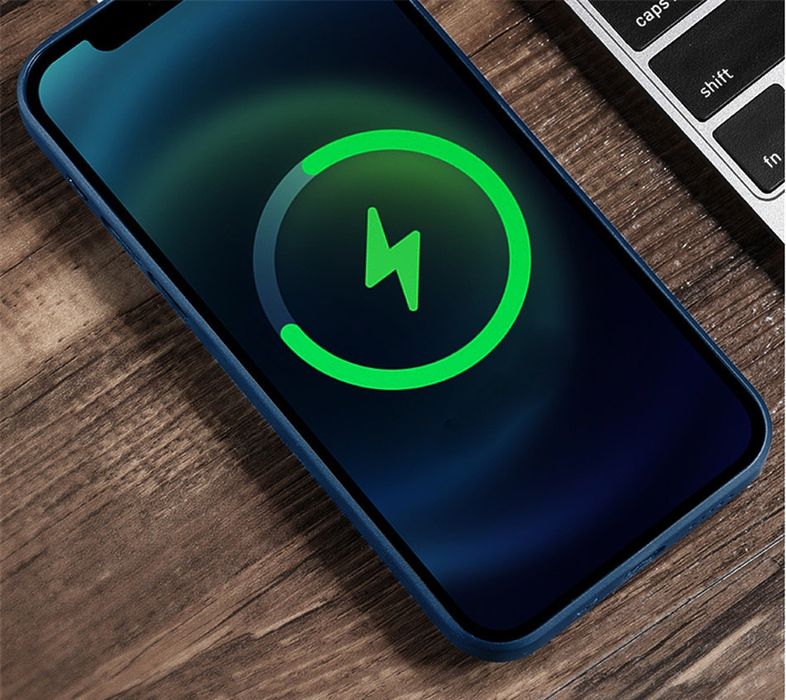 Capa Slim iPhone 11 / 12 / 12 Pró / 12 Pro Max / 14 / 13 Pró