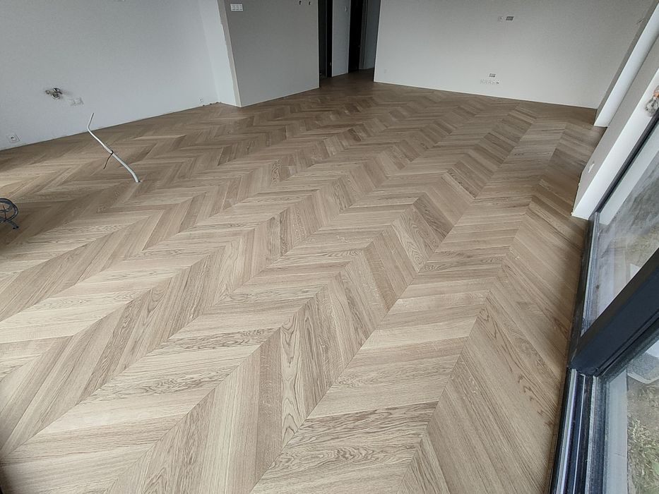 Parkiet deska podłogowa jodełka francuska  deska dąb