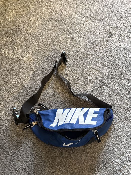 saszeta nike niebieska