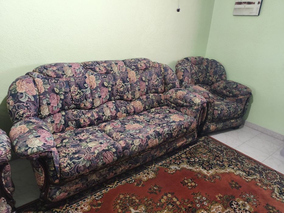 Sofá cama mais 2 unidades