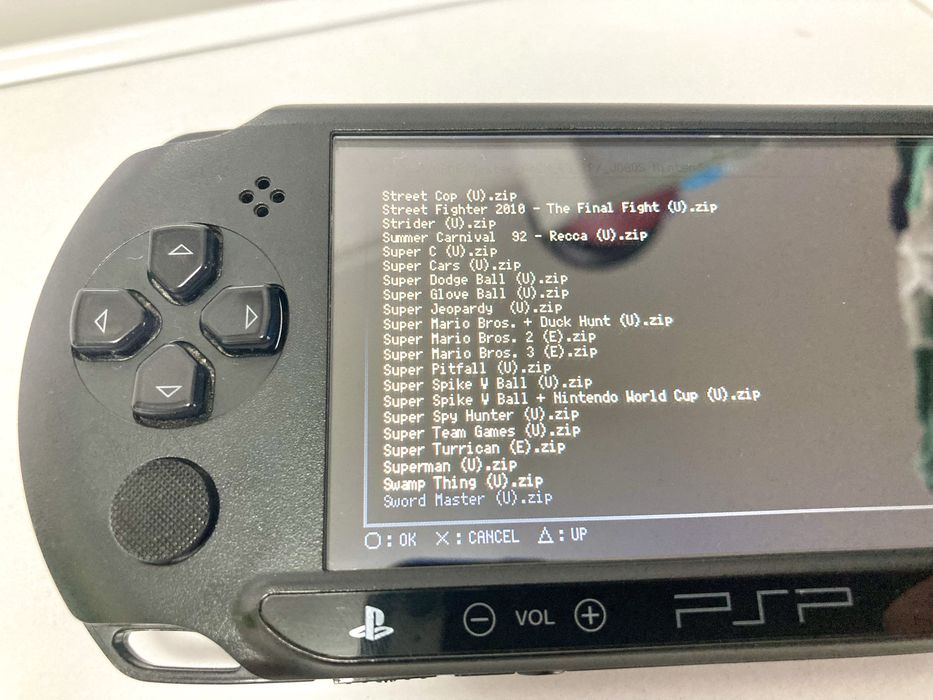 PSP E1004 + 5500 Jogos (Cartão 64GB) + Carregador