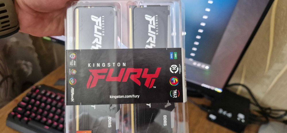 Оперативна пам'ять kingston fury DDR5 32ГБ. kf560c36bbeak2-32
