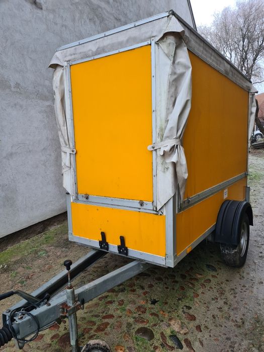 Przyczepa przyczepka straganowa stragan wystawa WM Meyer Wormann
