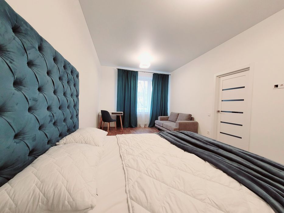 Подобово, центр в. Дорошенка, 57,біля Коперника, Антоновича, Мельника