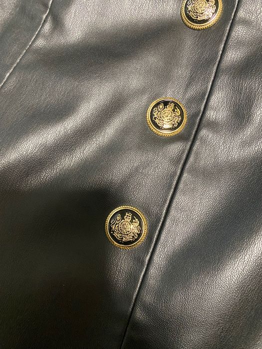 Шорти зі штучної шкіри від Zara