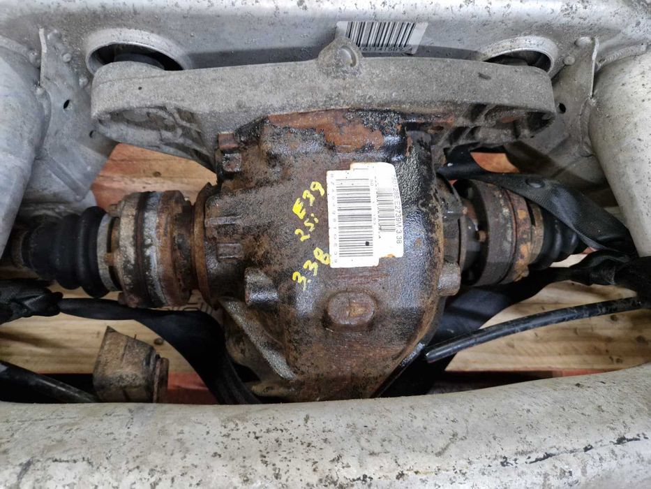 Eixo traseiro usado BMW SERIE 5 E39 525i 192CV diferencial 3.38 transmissões charriot