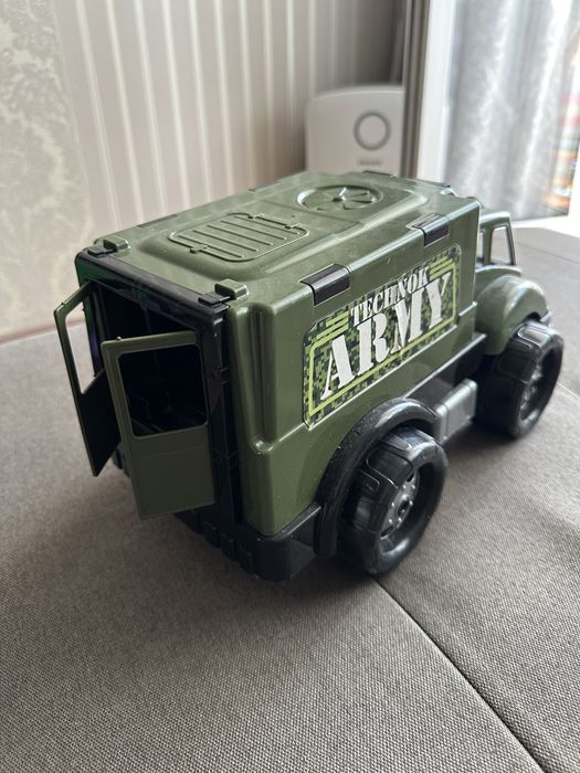 Машинка дитяча