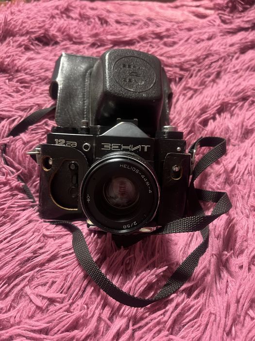 Фотоаппарат Зенит 12сд с объективом Гелиос-44м-4