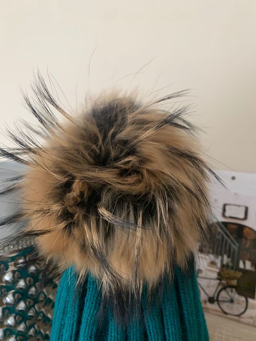 Czapka damska w kolorze turkusowym