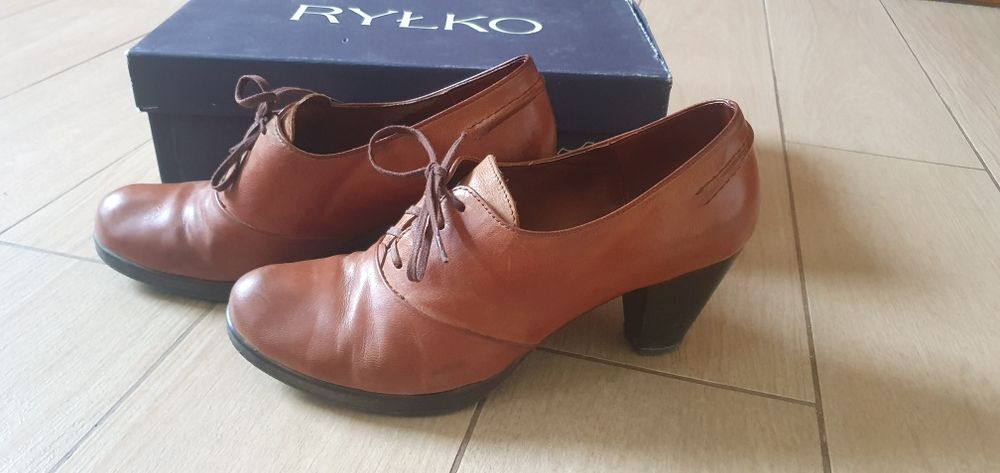 Półbuty na obcasie Ryłko R 37