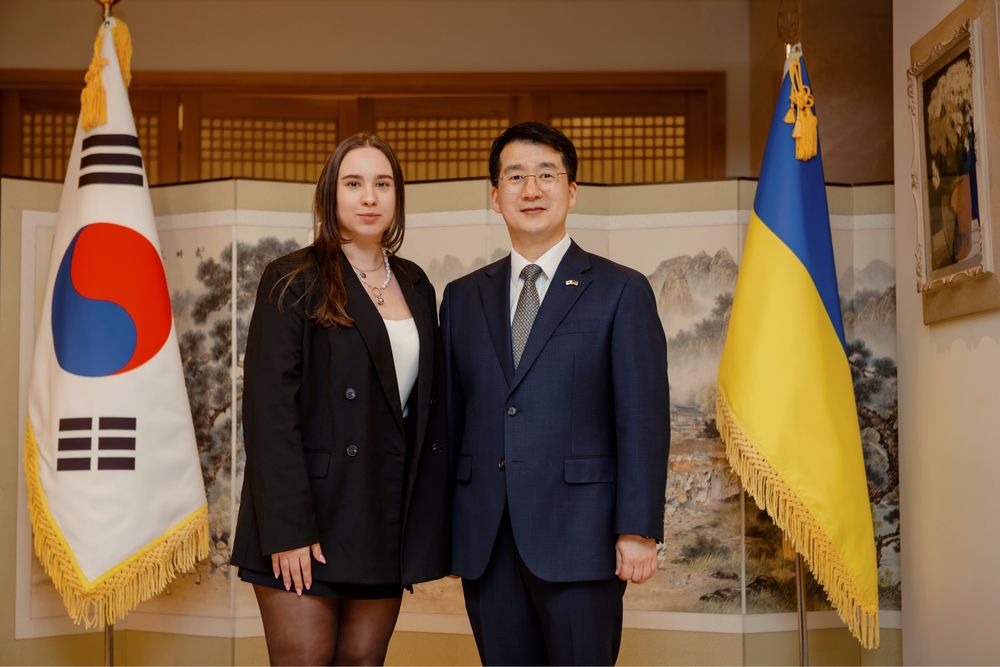 Вчитель/репетитор корейської мови