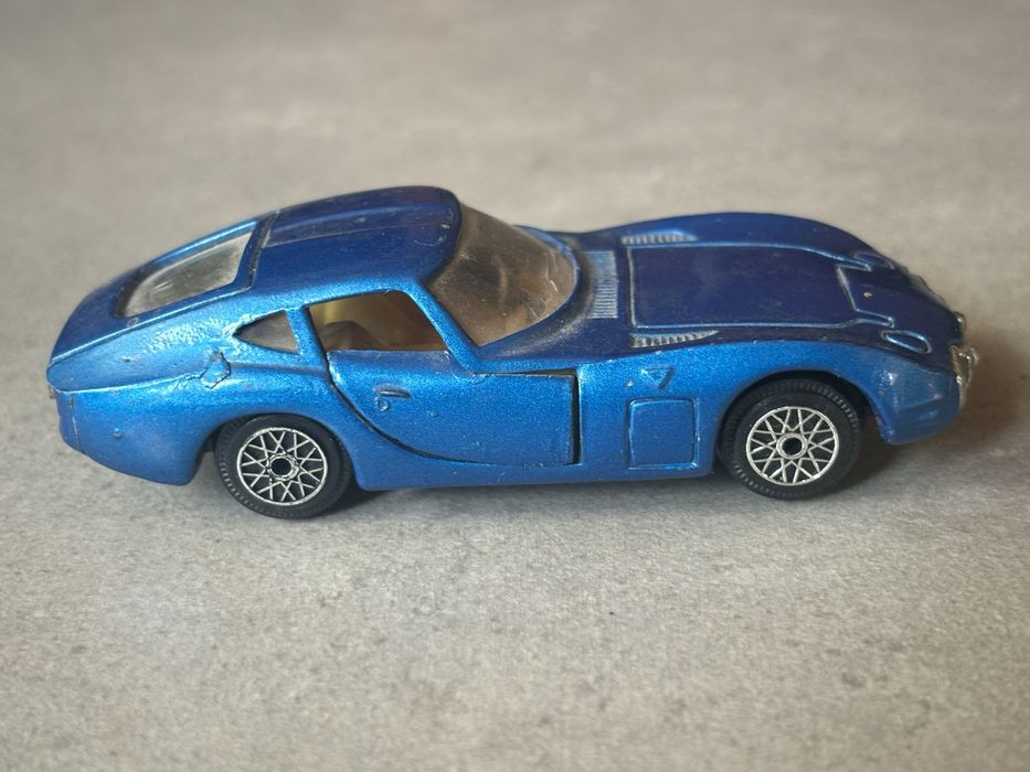 Model Tin Toys skala 1/43 Toyota 2000 GT made in Hong Kong