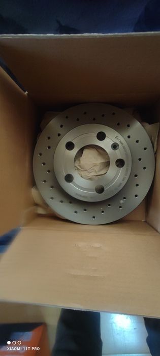 Vendo discos Traseiros novos Brembo Perfurados para Audi A3 8l ou Golf