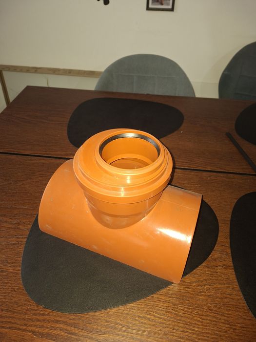 Siodło do kanalizacji zewnętrznej PVC-U fi 200/160 90 stopni