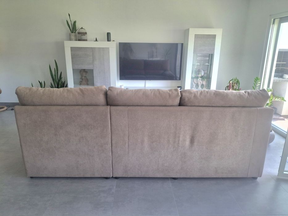 Sofá com Chaise Long - Semi Novo | Confortável | Tecido Robusto