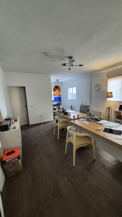 Arrendo armazém com 600m2 água e luz incluído