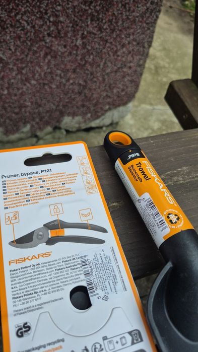 Fiskars zestaw do ogrodu łopatki sekatory nowe jakosc