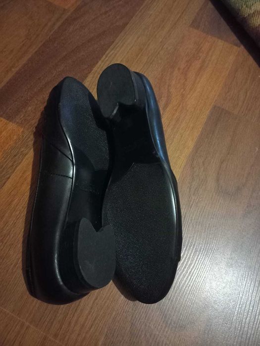 Жіночі туфлі 41 розміру.повномірні.НОВІ!