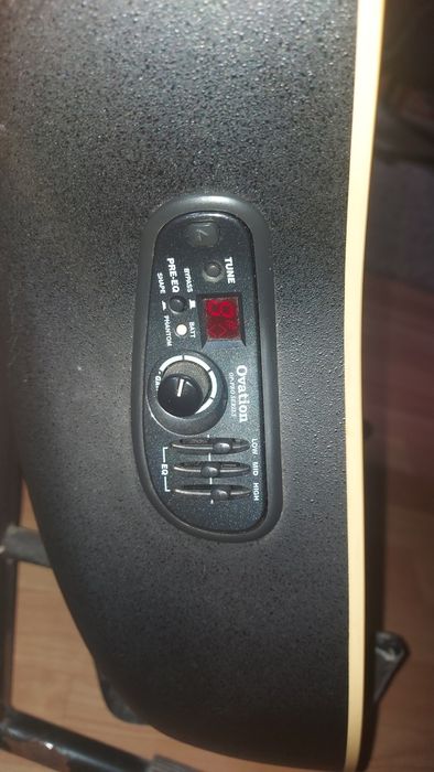 Guitarra Ovation pro series64585873085441123