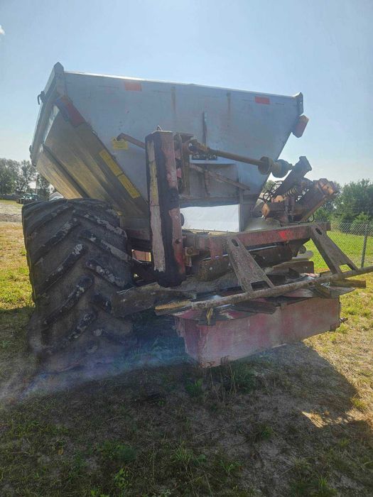 Розкидач добрив Bredal K105